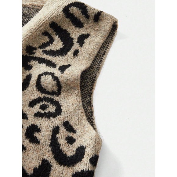 Animal Print Cheetah Leopard Knit Button Up Vest Sweater Top Sleeveless - Picture 10 of 11
